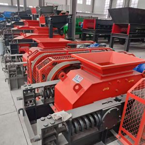 Roller sand making machine
